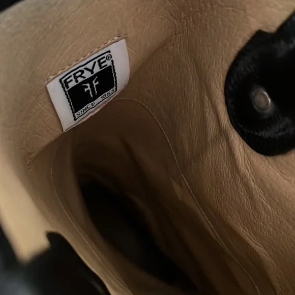 FRYE MELISSA BUTTON RIDER SIZE 8 - Picture 5 of 5